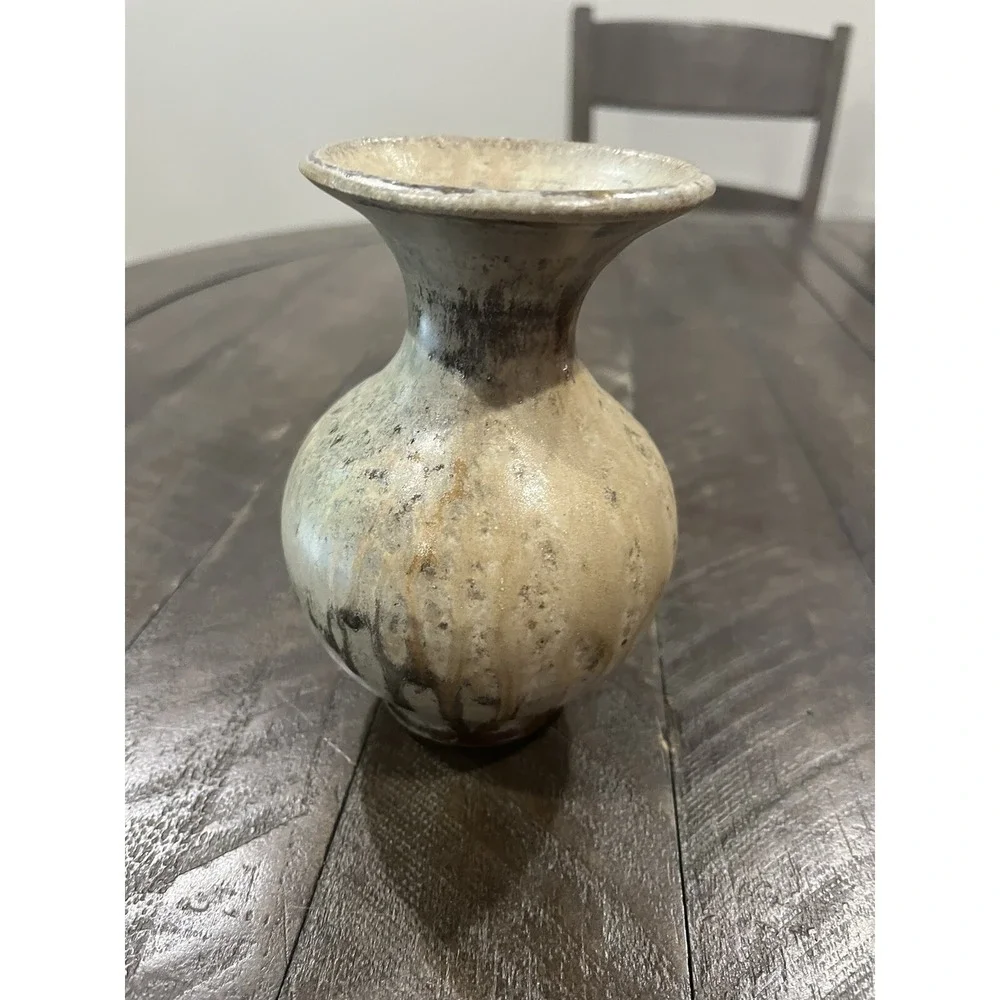 Dempsey Carpenter Stoneware Fluted Vase Tan Grey Speckled Glaze Signed 5.5